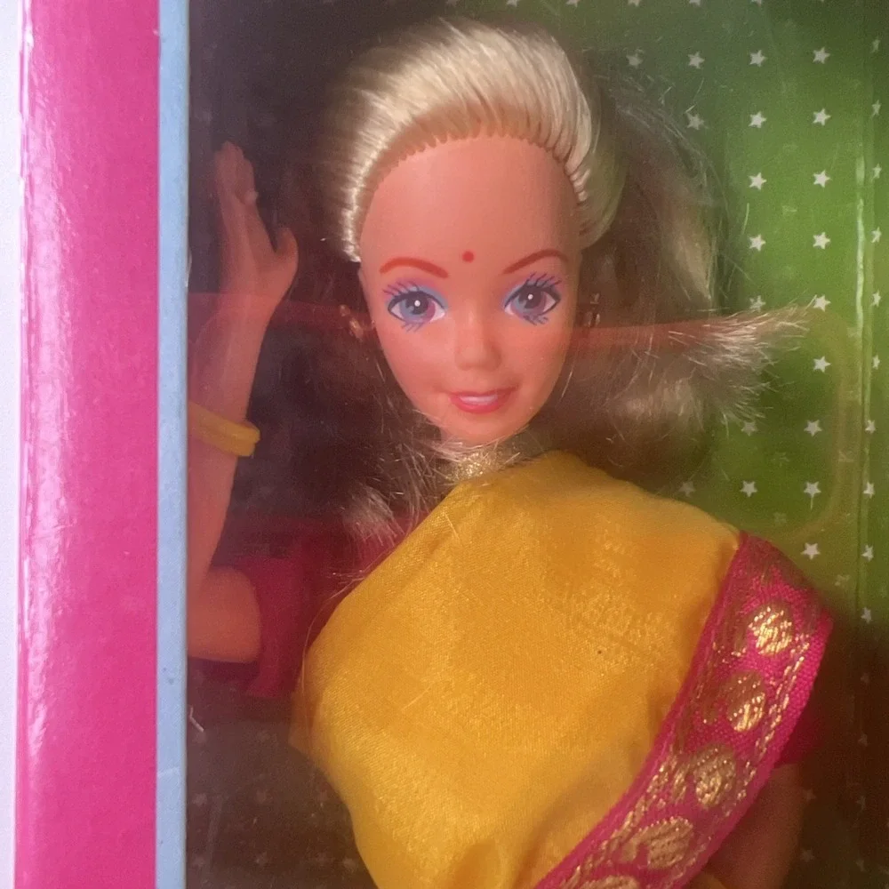 1993 Barbie in India #9910 Blonde Yellow Sari LEO Mattel NIB Vintage